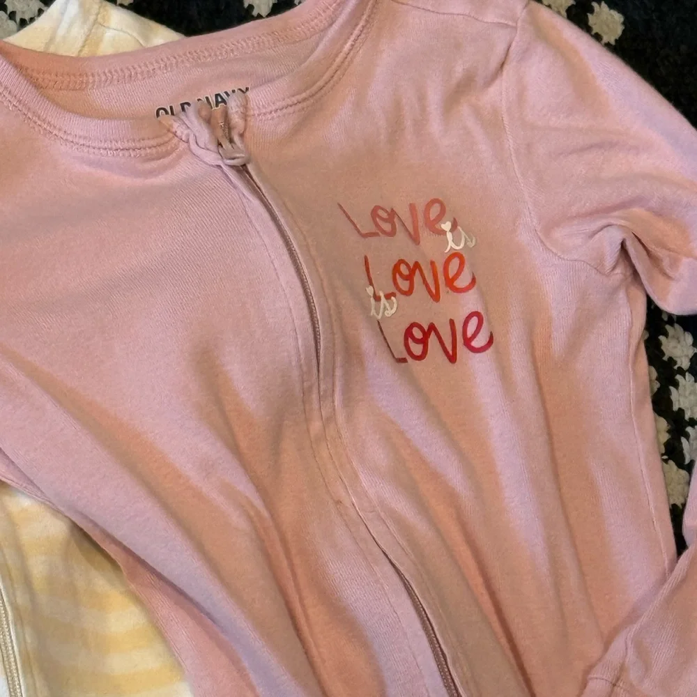 Girl or Boy Toddler Footed Onesies Toddler Pj's Lot OldNavy - Picture 7 of 8